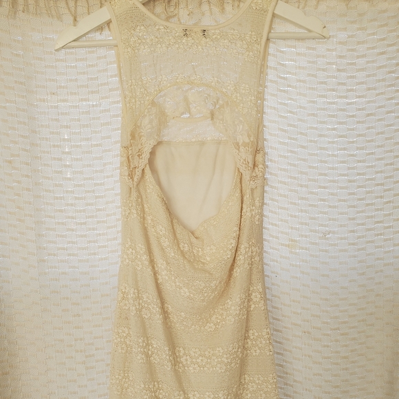 Cream Color Lace Dress - Picture 2 of 3